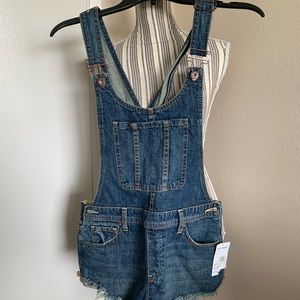 Free people – Blue Jean short jumper/Overalls!